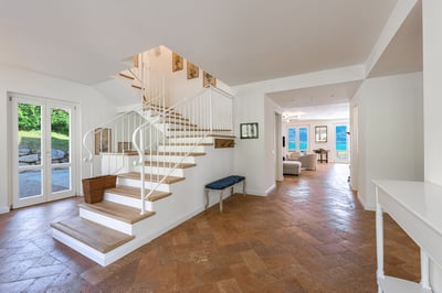 Luxury Villa Photo #16