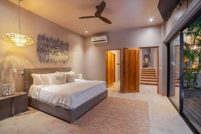 Primary Suite (King Bed)