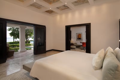 Luxury Villa Photo #18