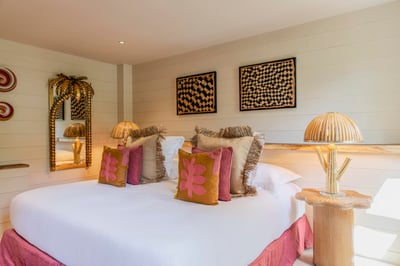 Luxury Villa Photo #15