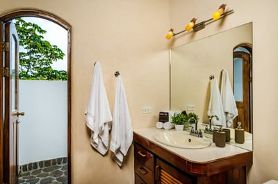 Luxury Villa Photo #36