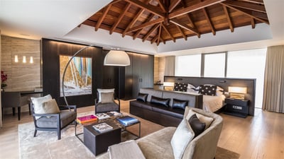 Bedroom 1: On an upper level. King size bed, air conditioning, ceiling fan, HD-TV, dish ne