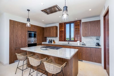 Luxury Villa Photo #17