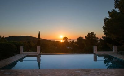 Luxury Villa Photo #5