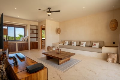 Luxury Villa Photo #9