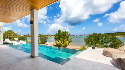 Luxury Villa Photo #3