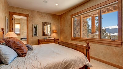 King suite on mid level