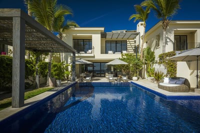 Luxury Villa Photo #2