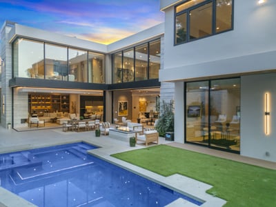 Luxury Villa Photo #13