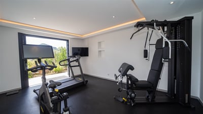 Fitness Area: On the lower level. Air- conditioning,Treadmill, exercise bike, multifunctio