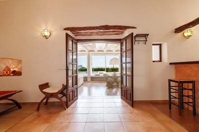 Luxury Villa Photo #23