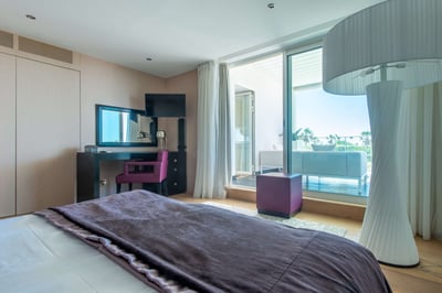 Luxury Villa Photo #25