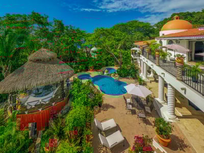 Luxury Villa Photo #2