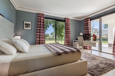 Luxury Villa Photo #32