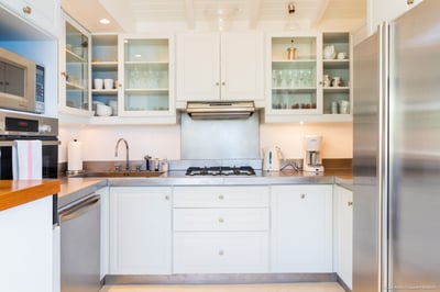 Kitchen: Fully equipped air-conditioned kitchen with electric oven, ceramic hob, microwave, fridge a