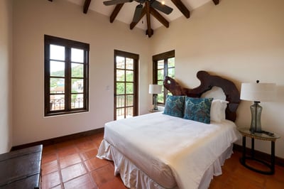 Luxury Villa Photo #35