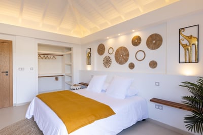 Luxury Villa Photo #43