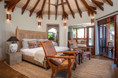 Luxury Villa Photo #26