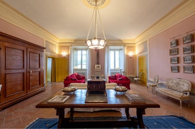 Luxury Villa Photo #18