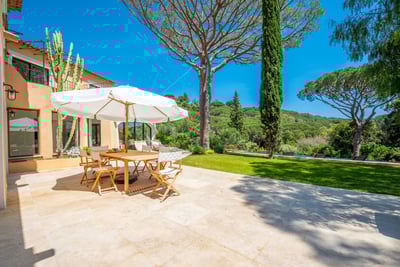 Luxury Villa Photo #6