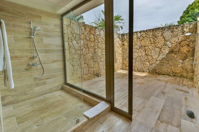 Luxury Villa Photo #24