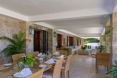 Luxury Villa Photo #16