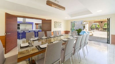 Luxury Villa Photo #11