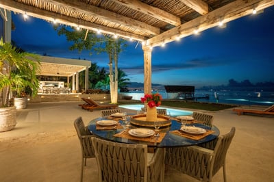 Luxury Villa Photo #24