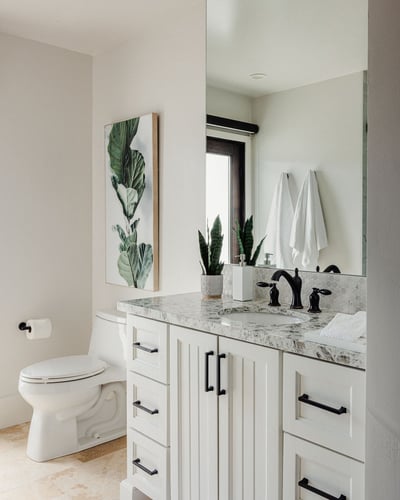 Guest bedroom 4 en suite bath