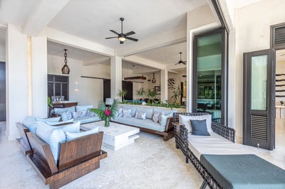 Luxury Villa Photo #30