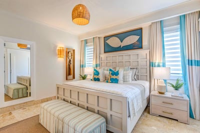 Luxury Villa Photo #26