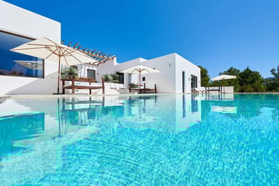 Luxury Villa Photo #2