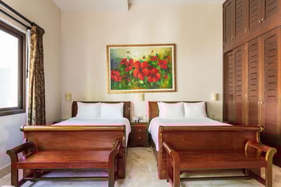 Luxury Villa Photo #39