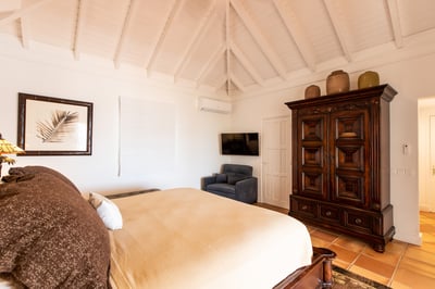 Luxury Villa Photo #16