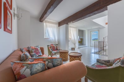 Luxury Villa Photo #23