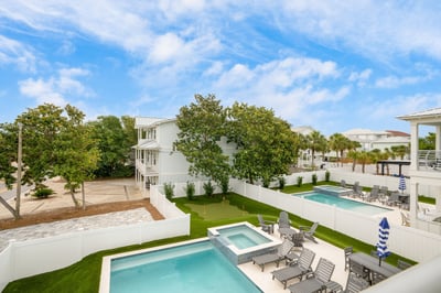 Luxury Villa Photo #4
