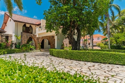 Luxury Villa Photo #40