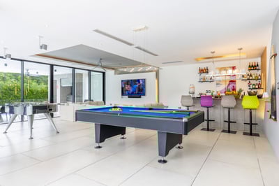 Luxury Villa Photo #32