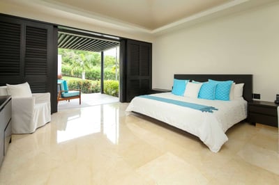 Luxury Villa Photo #42
