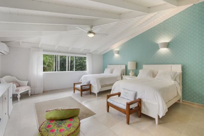 Luxury Villa Photo #25