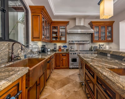Luxury Villa Photo #26