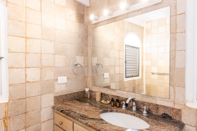 Luxury Villa Photo #32