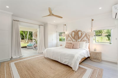 Luxury Villa Photo #18