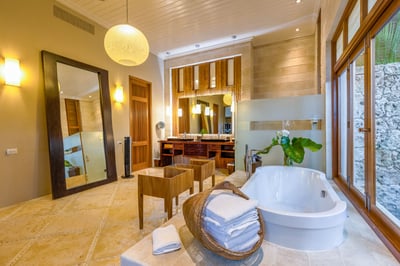 Luxury Villa Photo #19