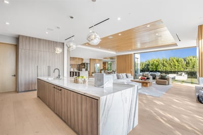 Luxury Villa Photo #25