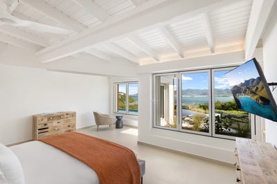 Luxury Villa Photo #30