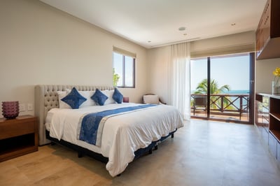 Luxury Villa Photo #48