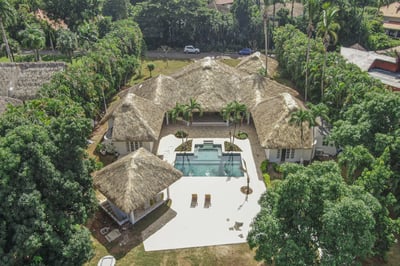 Luxury Villa Photo #2
