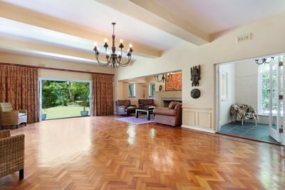 Luxury Villa Photo #23