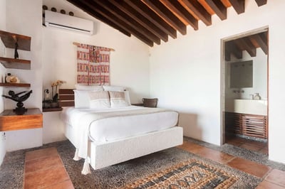 Luxury Villa Photo #31